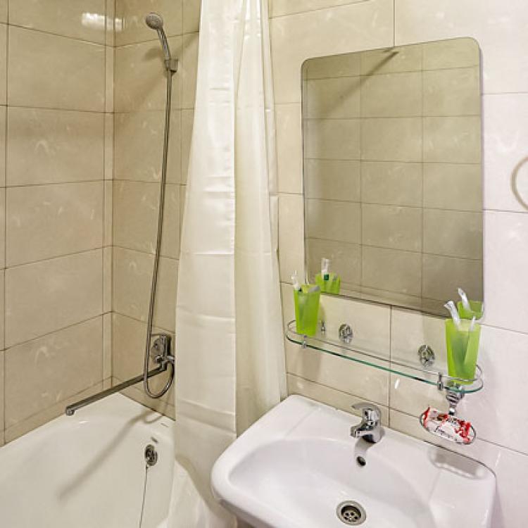 Совмещенный санузел с ванной в 1 местном 1 комнатном Стандарте 16 м² санатория Калинина в Ессентуках